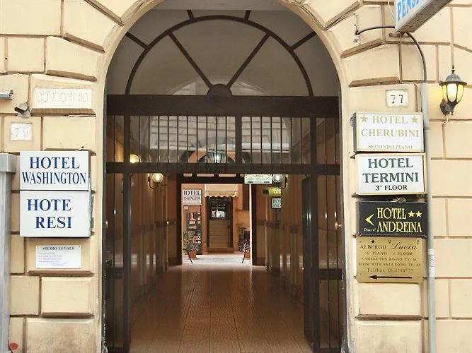 Lucia Hotel