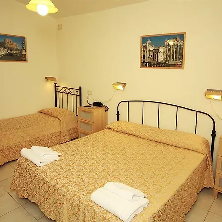 Hotel Lucia *